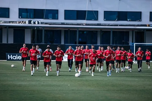 فيفا يقلل من أسعار تذاكر لقاء الأهلي وإنتر ميامي في حفل افتتاح كأس العالم للأندية فيفا يقلل من أسعار تذاكر لقاء الأهلي وإنتر ميامي في حفل افتتاح كأس العالم للأندية