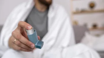 صيادلة يوضحون الطريقة الصحيحة لاستخدام جهاز الاستنشاق