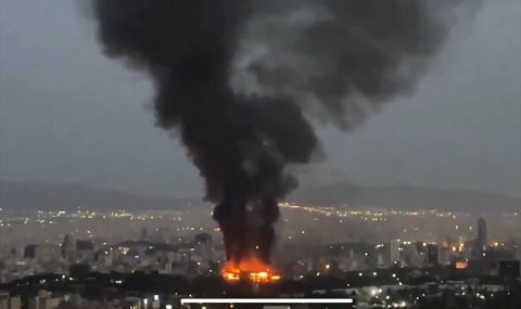 الحرس الثوري الإيراني يعلن عن قصف قواعد جوية في إسرائيل بالصواريخ. الحرس الثوري الإيراني يعلن عن قصف قواعد جوية في إسرائيل بالصواريخ.