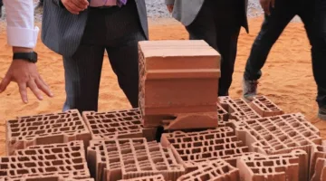 إصدار رخص فردية وتلاعب بالتواريخ يعرّض المسؤولين للتدقيق.
