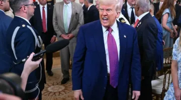 ترامب يحث إسرائيل على تجنب توجيه ضربات إلى إيران