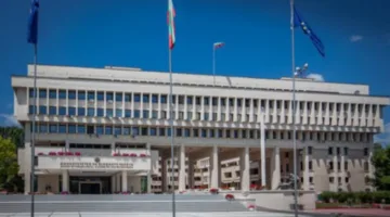 تصاعد التوتر بين إيران وإسرائيل يؤدي إلى إغلاق بعض الدول لسفاراتها في طهران تحسباً لاندلاع حرب شاملة.