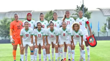 اللبؤات يتغلبن على الرأس الأخضر