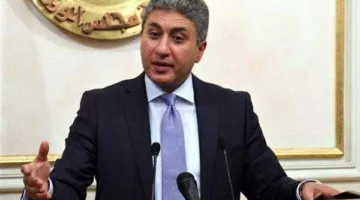 وزير السياحة يراقب غرفة عمليات تنظيم حركة السائحين القادمين إلى مصر ويتعاون مع قطاع الطيران بشكل مكثف