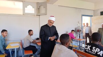 طلاب القسم الأدبي من الثانوية الأزهرية يتقدمون لاختبار الفقه بدون أي شكاوى