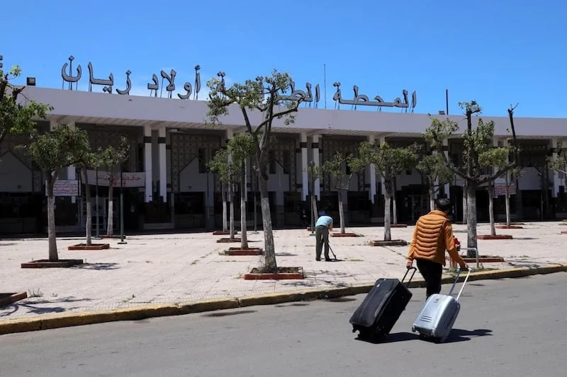 خطة دخول المسافرين إلى “أولاد زيان” تثير قلق سائقّي النقل في الدار البيضاء خطة دخول المسافرين إلى “أولاد زيان” تثير قلق سائقّي النقل في الدار البيضاء