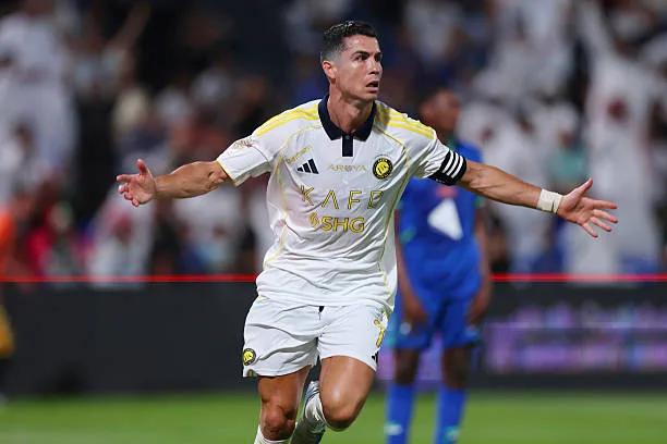 رونالدو يُجدد عقده مع النصر بقيمة 492 مليون جنيه إسترليني حسب تقرير ذا صن