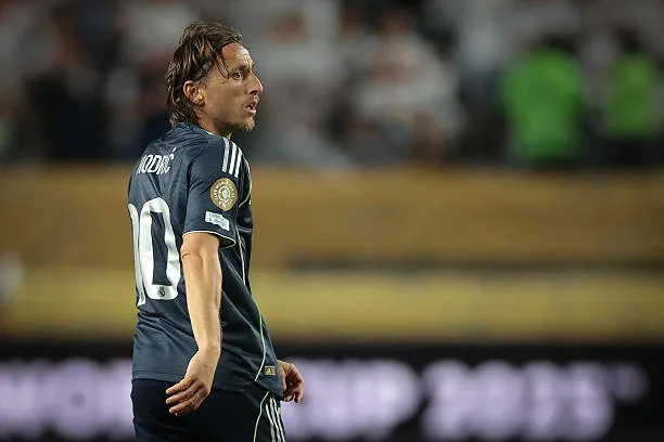 مودريتش قريب من الانضمام إلى ميلان لتحقيق لقب الدوري الإيطالي قبل كأس العالم 2026 مودريتش قريب من الانضمام إلى ميلان لتحقيق لقب الدوري الإيطالي قبل كأس العالم 2026