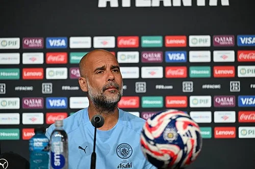 جوارديولا: لاعبو مانشستر سيتي يواجهون الملل.. وهذه كانت إجابتي على كلوب.