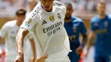 دراسة أبرز قرارات الحكام في لقاء الريال والهلال