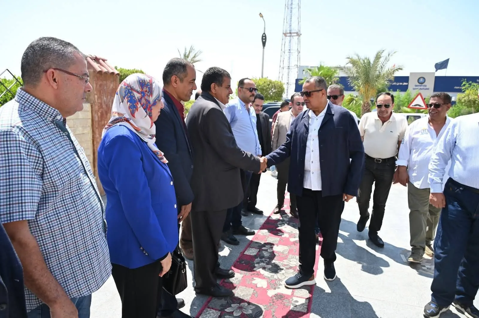 محافظ جنوب سيناء يلتقي بمديري المرافق ومديري الإدارات في المحافظة