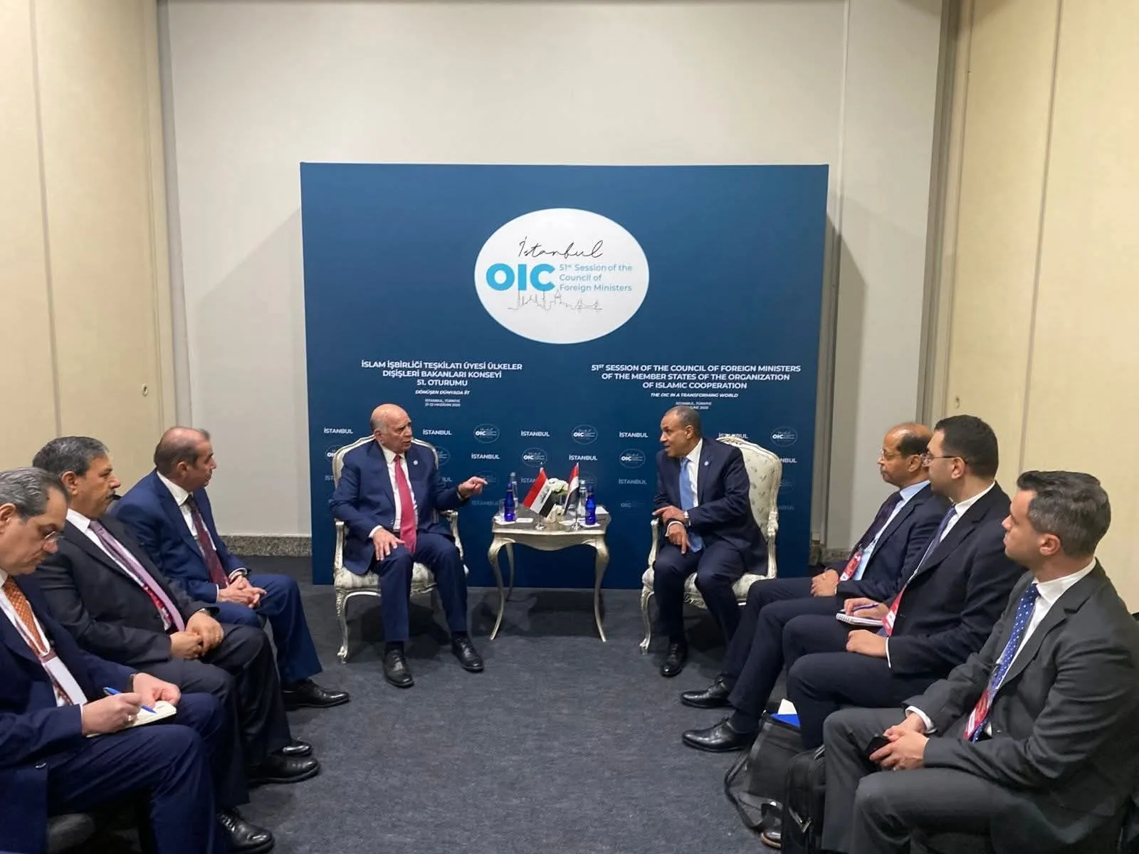 وزير الخارجية وشؤون الهجرة يجتمع مع نظيره العراقي في إسطنبول وزير الخارجية وشؤون الهجرة يجتمع مع نظيره العراقي في إسطنبول