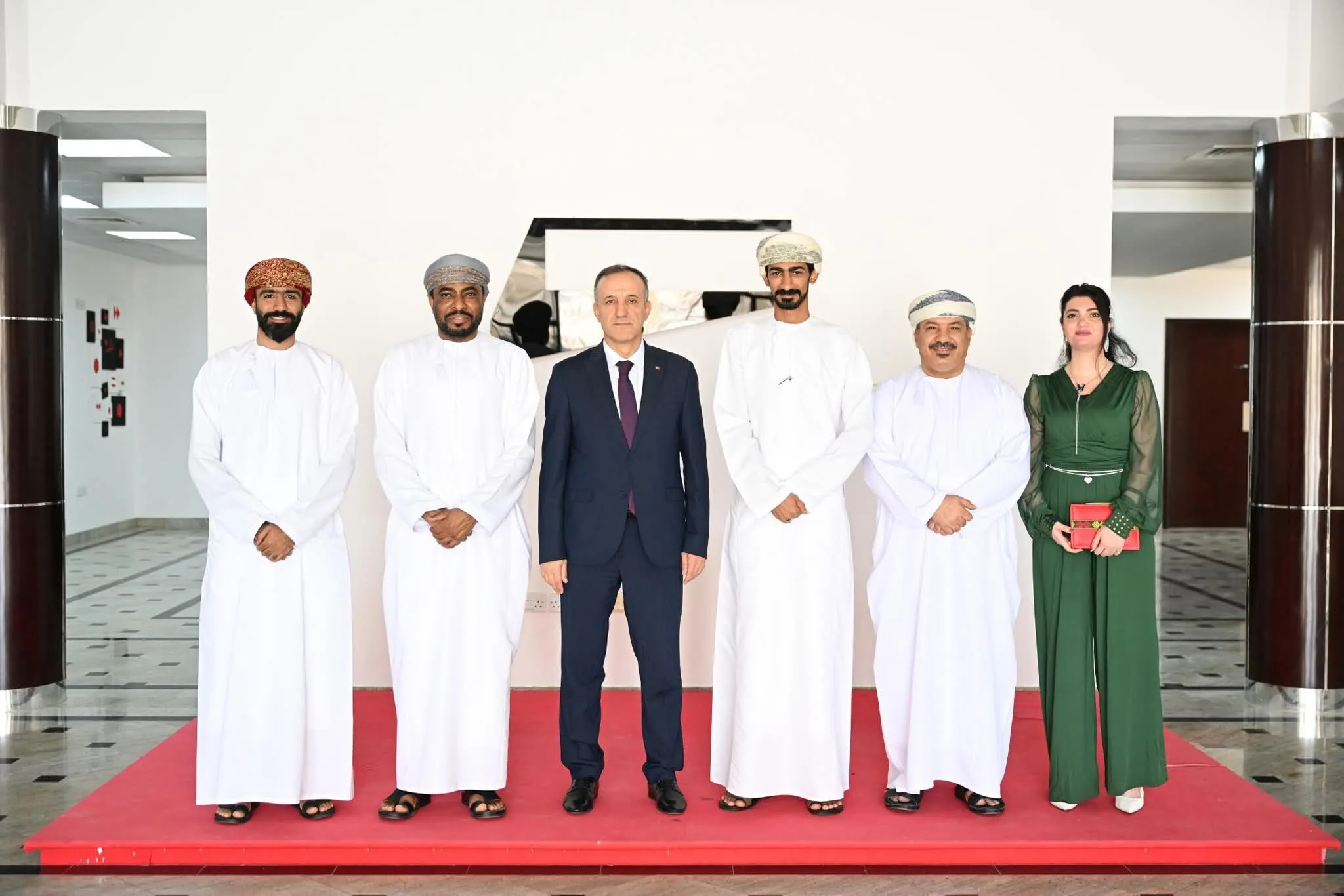 الجمعية العمانية للسينما تقدم مبادراتها للسفير التركي في مسقط الجمعية العمانية للسينما تقدم مبادراتها للسفير التركي في مسقط