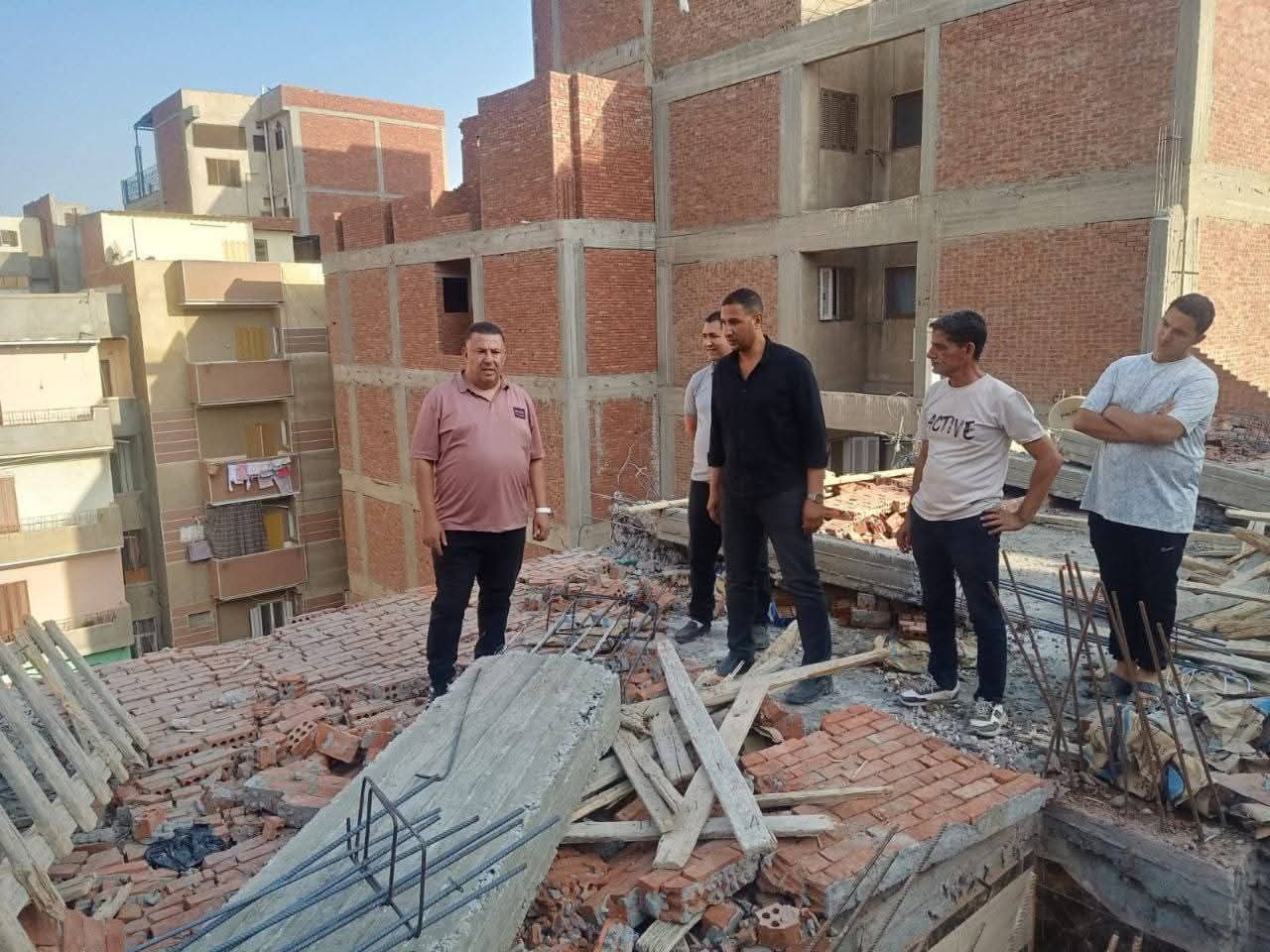 إجراءات إزالة التعدي على البناء المخالف في الطابق الرابع بحي مبارك بالزقازيق، الشرقية إجراءات إزالة التعدي على البناء المخالف في الطابق الرابع بحي مبارك بالزقازيق، الشرقية