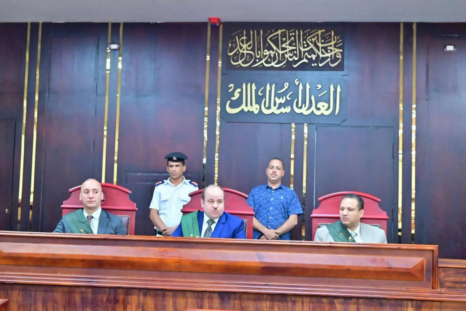 محكمة الأقصر تُحيل موظفًا إلى المفتي بتهمة اختطاف واعتداء على طفلة تبلغ من العمر 4 سنوات محكمة الأقصر تُحيل موظفًا إلى المفتي بتهمة اختطاف واعتداء على طفلة تبلغ من العمر 4 سنوات