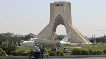 غارات إيران وإسرائيل تهدد بنقل تداعيات أمنية واقتصادية إلى المغرب