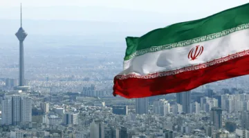 إيران تُعلن عن إسقاط طائرة حربية إسرائيلية واعتقال طيارها، وتل أبيب ترد بالنفي.