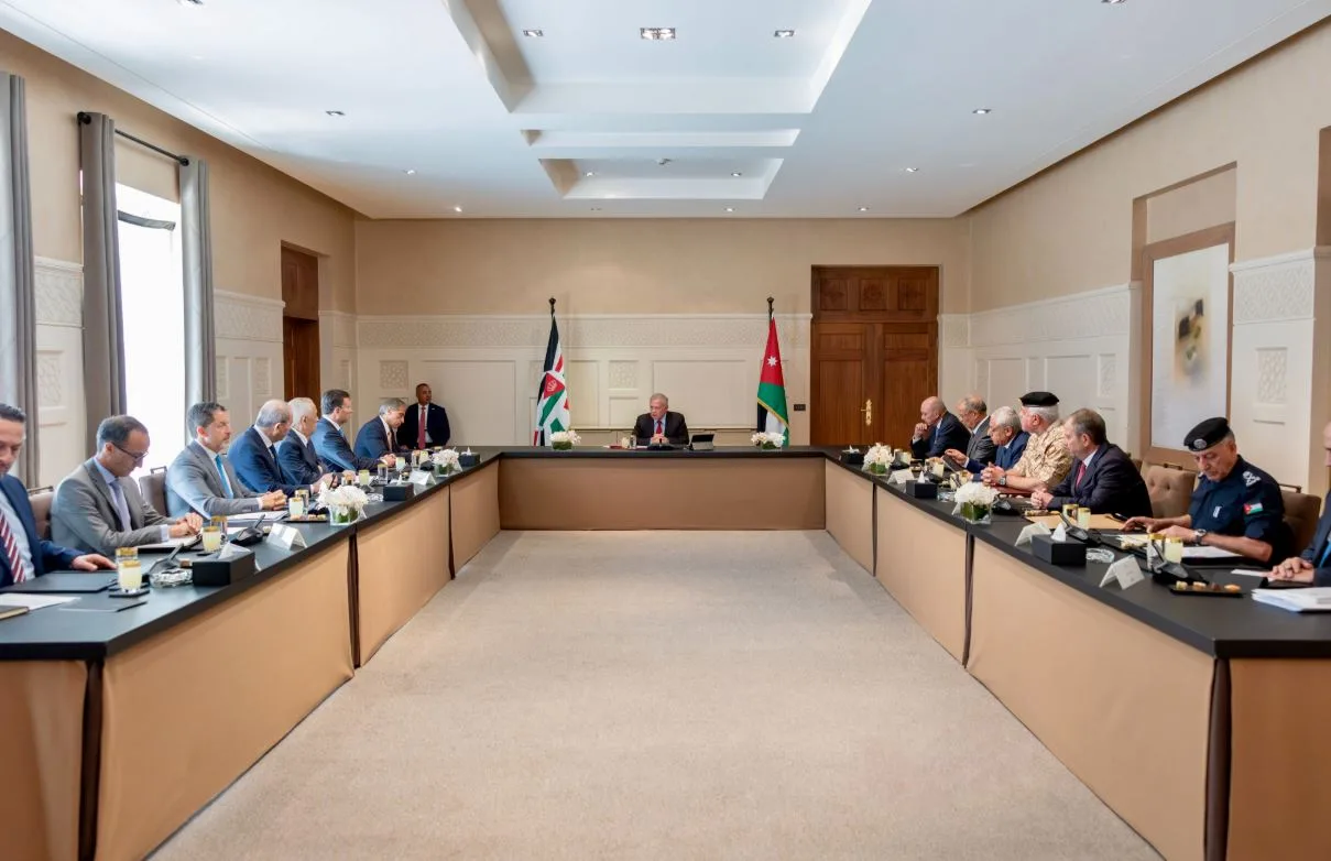 ملك الأردن يتناول مع رئيس الوزراء البريطاني إجراءات تخفيف التوتر في المنطقة ملك الأردن يتناول مع رئيس الوزراء البريطاني إجراءات تخفيف التوتر في المنطقة