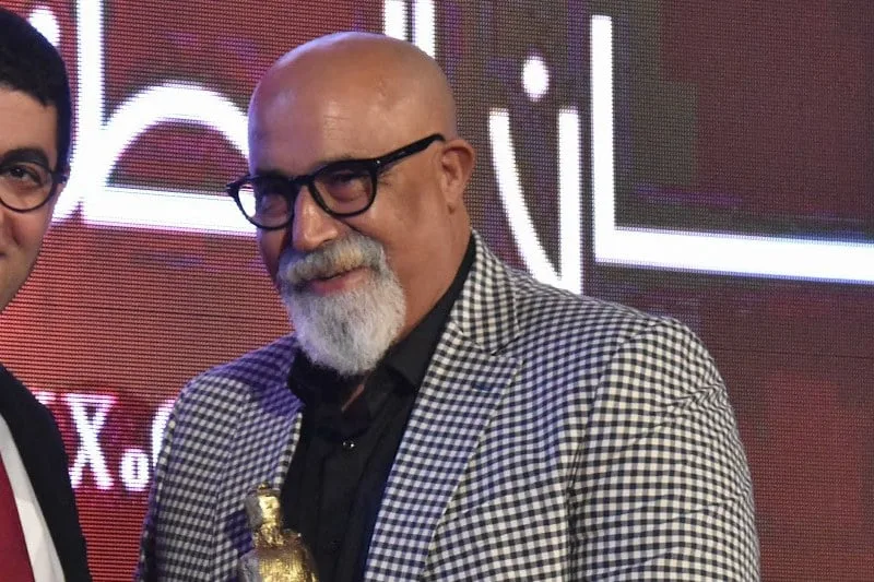 أخي يتجول مع ‘المطرود’ في عالم الكوميديا أخي يتجول مع ‘المطرود’ في عالم الكوميديا