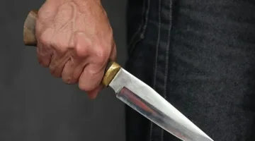 شاب يقتل والده بسكين في المنيا نتيجة نزاع حول تعاطي المخدرات.