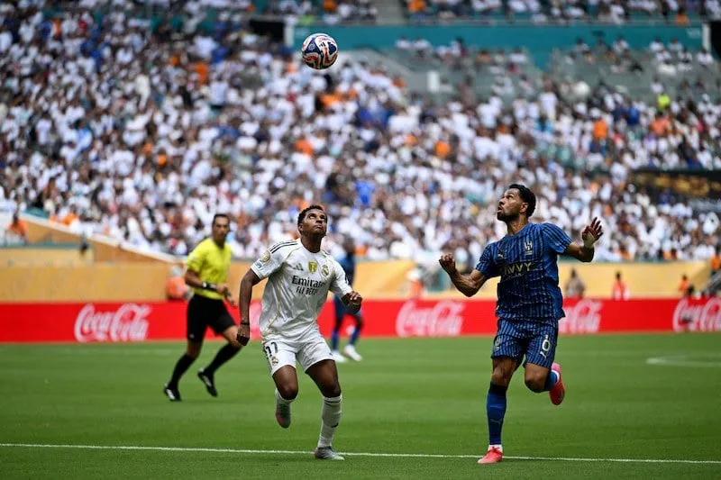 الهلال السعودي يسبب إحراجًا للريال الإسباني الهلال السعودي يسبب إحراجًا للريال الإسباني