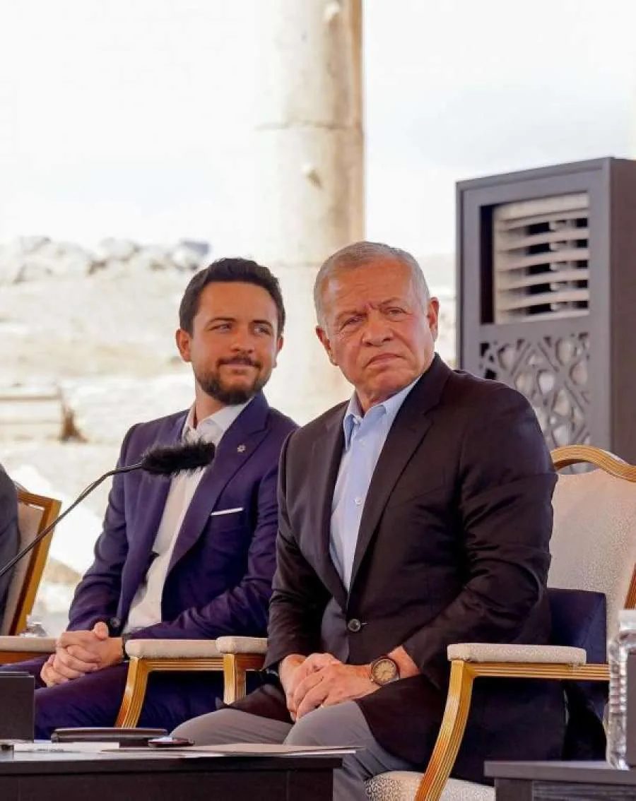 عشائر أبووندي ترسل رسائل إلى الملك وولي العهد عشائر أبووندي ترسل رسائل إلى الملك وولي العهد