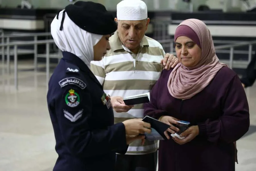 الشرطة العامة: أفضل الخدمات لاستقبال الحجاج العائدين وتسهيل متطلباتهم (صور) الشرطة العامة: أفضل الخدمات لاستقبال الحجاج العائدين وتسهيل متطلباتهم (صور)