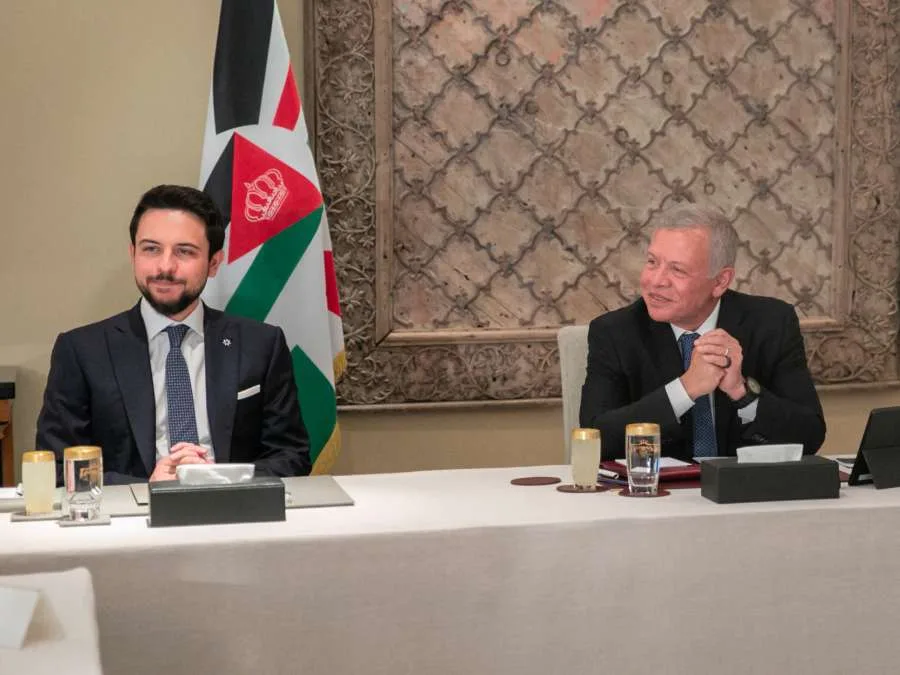 الزيود يعبر عن تهانيه للملك وولي العهد بمناسبة العيد الملكي للجلوس.