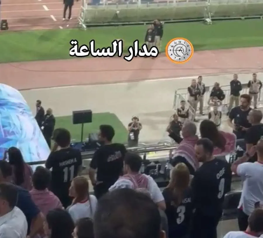الملك يتوجه إلى استاد عمان لدعم منتخب النشامى (فيديو وصور) الملك يتوجه إلى استاد عمان لدعم منتخب النشامى (فيديو وصور)