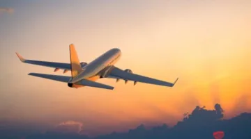 إلغاء رحلات جوية من طيران الإمارات وقطر والكويت عقب الهجوم على إيران.