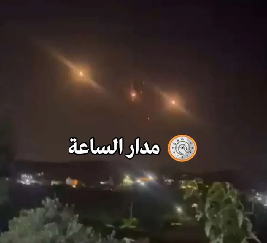 لقطات من إطلاق الصواريخ الإيرانية في سماء غريسا/الزرقاء (فيديوهات) لقطات من إطلاق الصواريخ الإيرانية في سماء غريسا/الزرقاء (فيديوهات)