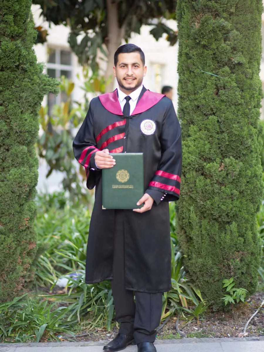 علاء بسام الهباهبة.. ألف مبروك على التخرج! علاء بسام الهباهبة.. ألف مبروك على التخرج!