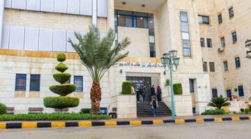 مداولات حول أطروحات الماجستير في الإعلام الرقمي بجامعة الزرقاء