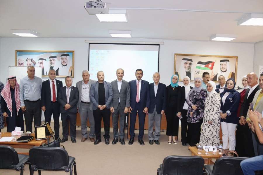 بنك الدواء يُقيم يوماً طبياً في علان احتفالاً بالجلوس الملكي برعاية مهيدات (صور) بنك الدواء يُقيم يوماً طبياً في علان احتفالاً بالجلوس الملكي برعاية مهيدات (صور)