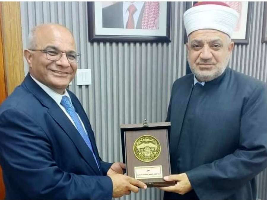 نقيب الصحفيين يلد تكريماً لوزير الأوقاف والشؤون الإسلامية والمقدسات نقيب الصحفيين يلد تكريماً لوزير الأوقاف والشؤون الإسلامية والمقدسات