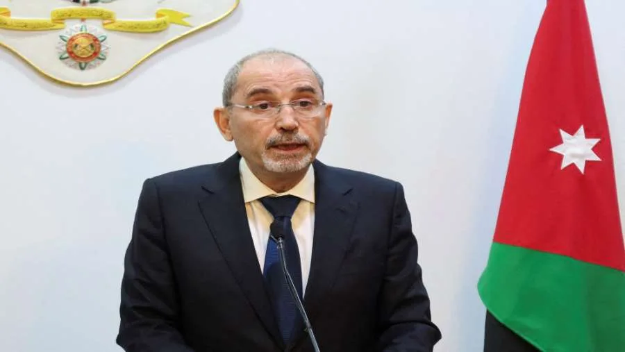 الصفدي يبرز أهمية التعاون لإنهاء التصعيد وضمان الأمان والاستقرار في المنطقة من تداعياته. الصفدي يبرز أهمية التعاون لإنهاء التصعيد وضمان الأمان والاستقرار في المنطقة من تداعياته.
