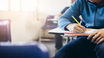 طلاب التوجيهي يبدأون اختباراتهم في مادة التربية الإسلامية اليوم