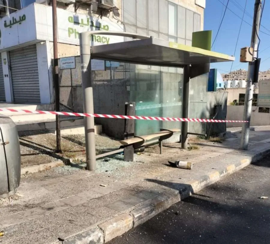 شظايا طائرة مسيرة تتساقط في أبو نصير صباح اليوم دون تسجيل إصابات (صور) شظايا طائرة مسيرة تتساقط في أبو نصير صباح اليوم دون تسجيل إصابات (صور)