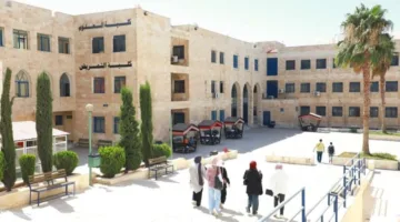كلية التمريض في جامعة الزرقاء تبحث مجموعة من رسائل الماجستير في إدارة التمريض