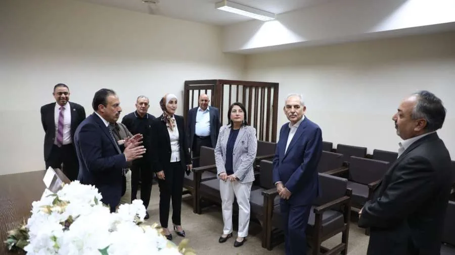 مجلس أمناء جامعة الزرقاء يقوم بزيارة كلية الحقوق في إطار زياراته المنتظمة. مجلس أمناء جامعة الزرقاء يقوم بزيارة كلية الحقوق في إطار زياراته المنتظمة.