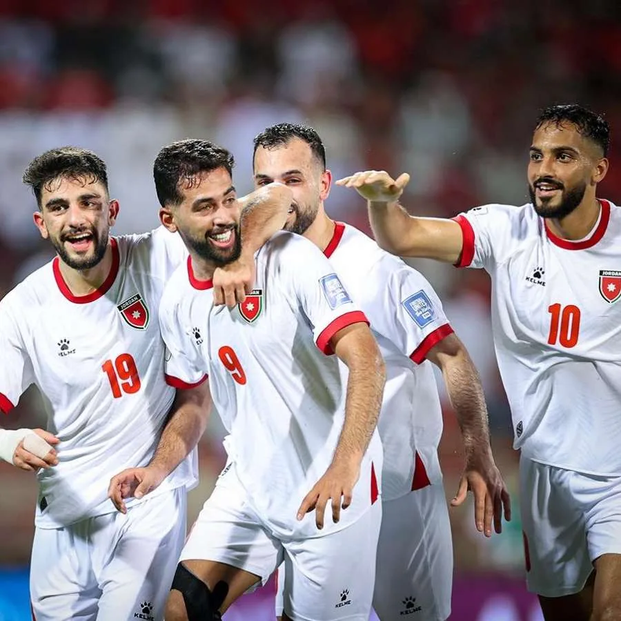 نجوم منتخب الأردن يتزوجون الواحد تلو الآخر نجوم منتخب الأردن يتزوجون الواحد تلو الآخر