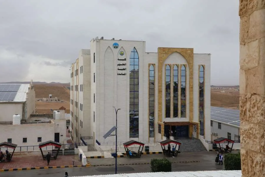 كلية العلوم الطبية المساندة في جامعة الزرقاء تستعرض مجموعة من رسائل الماجستير كلية العلوم الطبية المساندة في جامعة الزرقاء تستعرض مجموعة من رسائل الماجستير