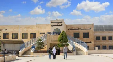 كلية العلوم بجامعة الزرقاء تستعرض مجموعة من رسائل الماجستير في مجال الرياضيات