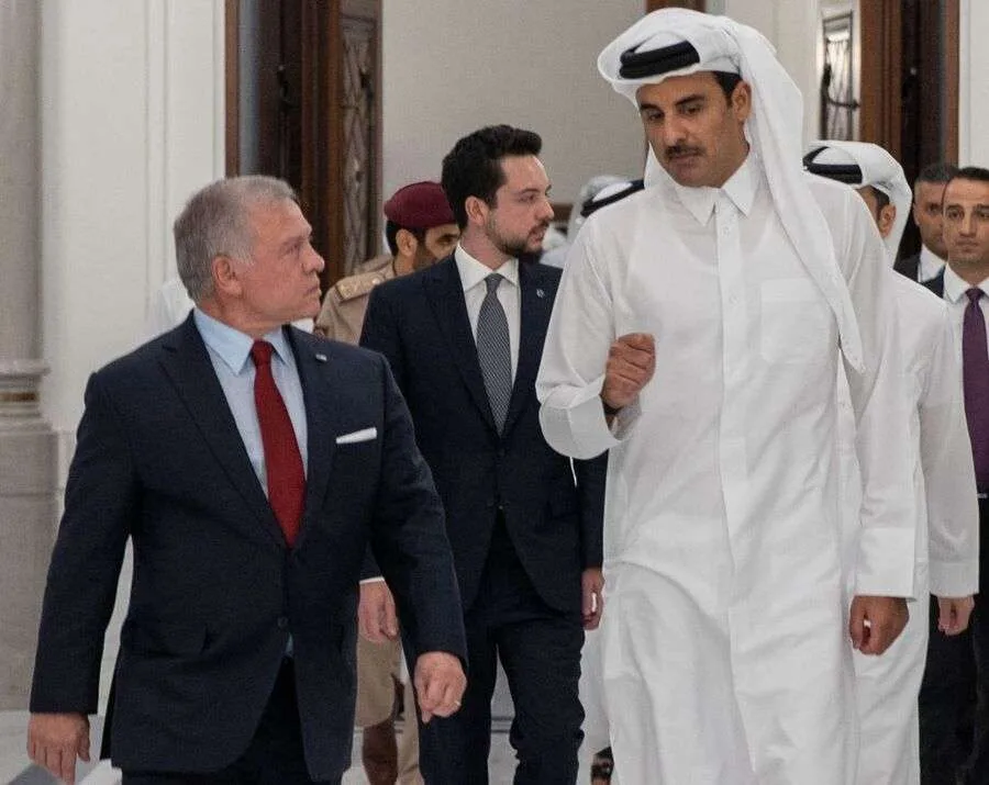 الملك يتواصل مع الشيخ تميم ويعبر عن دعم الأردن لقطر. الملك يتواصل مع الشيخ تميم ويعبر عن دعم الأردن لقطر.