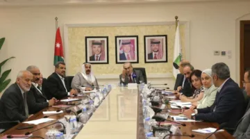 لجنة الخدمات والنقل البرلمانية تتفقد وزارة الأشغال العامة والإسكان وتستعرض نشاطاتها (صور)