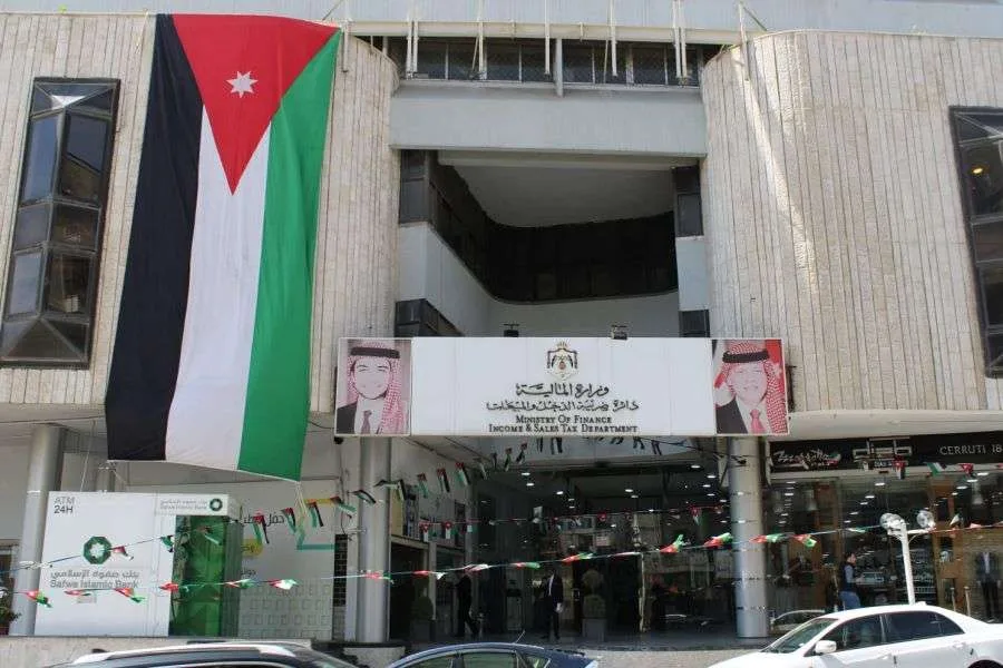 أبو علي يعبر عن حزنه لوفاة موظفين اثنين من الضرائب بسبب ظروف صحية | عاجل