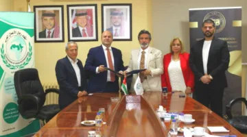 اتفاق تعاون بين اتحادي رجال الأعمال العرب والدولي لتعزيز التعاون الاقتصادي (صور)