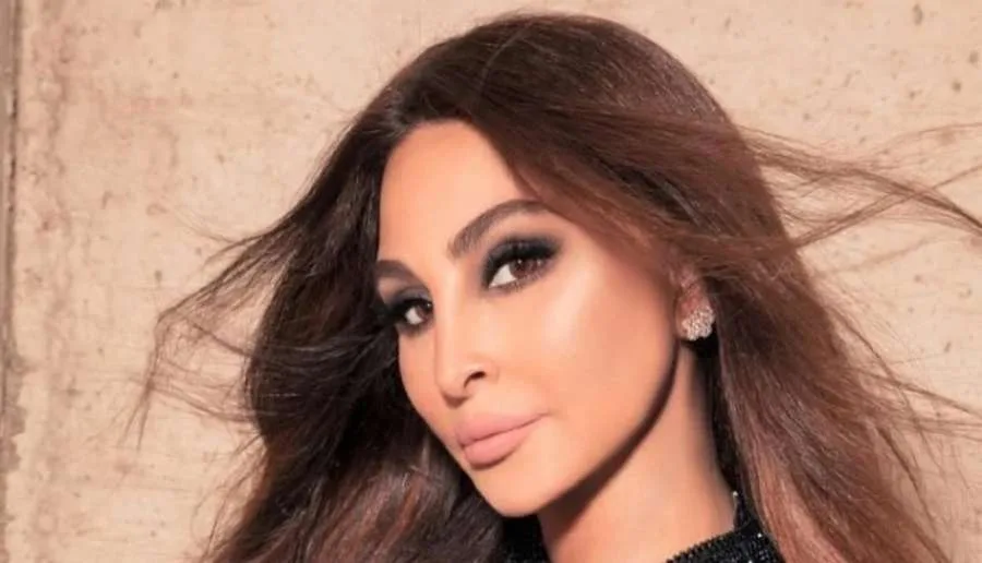 هل خضعت إليسا لتعديلات جمالية؟ جلسة تصويرها الأخيرة تثير الكثير من النقاشات. هل خضعت إليسا لتعديلات جمالية؟ جلسة تصويرها الأخيرة تثير الكثير من النقاشات.