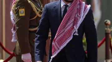 أسرة جامعة البترا تقدم التهاني لولي العهد بمناسبة عيد ميلاده السعيد