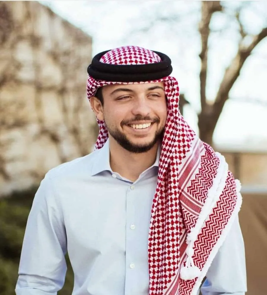 السميري يتناول في مقالته ولادة ولي العهد: طاقة شبابية مشبعة بحب الوطن وآمال الشباب. السميري يتناول في مقالته ولادة ولي العهد: طاقة شبابية مشبعة بحب الوطن وآمال الشباب.